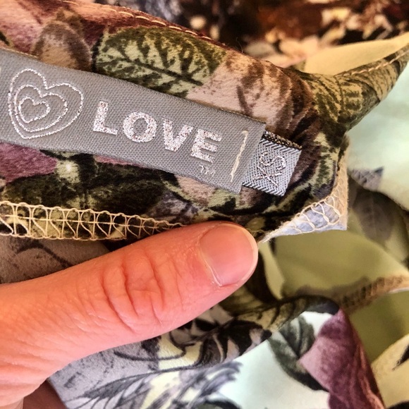 Gorgeous tea length floral dress - Picture 6 of 7